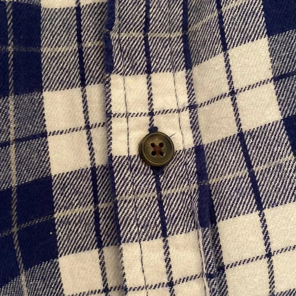 St. John’s Bay plaid shirt size medium blue and white button-down cotton - Picture 4 of 5